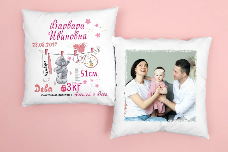 Подушка с детской фотографией и родителями, выполненная методом фотопечати
